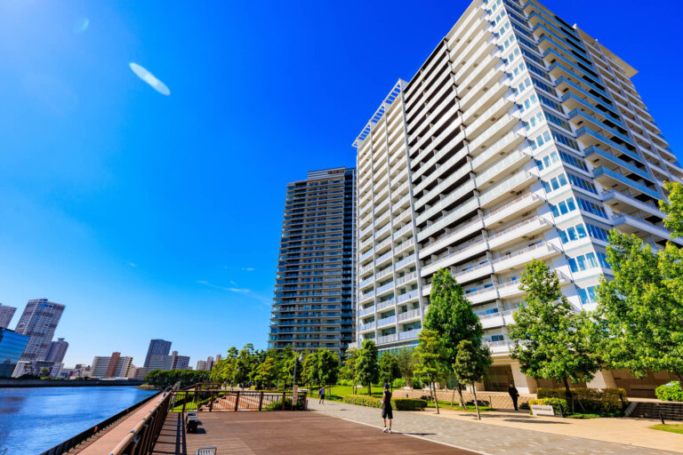 マンションでトイレつまりが発生する原因は？自分でできる応急処置と対処法を徹底解説